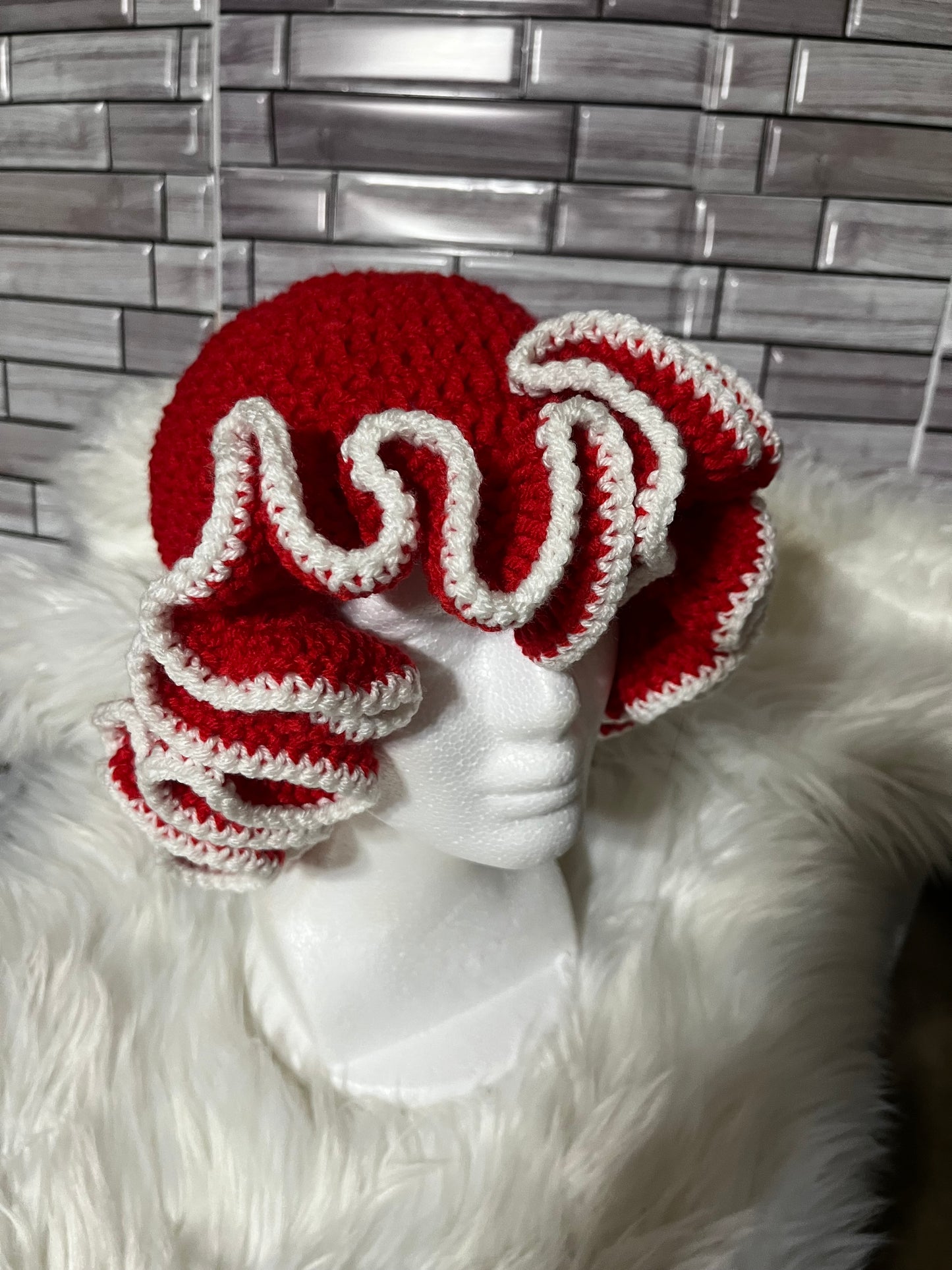 Small Ruffle Hat
