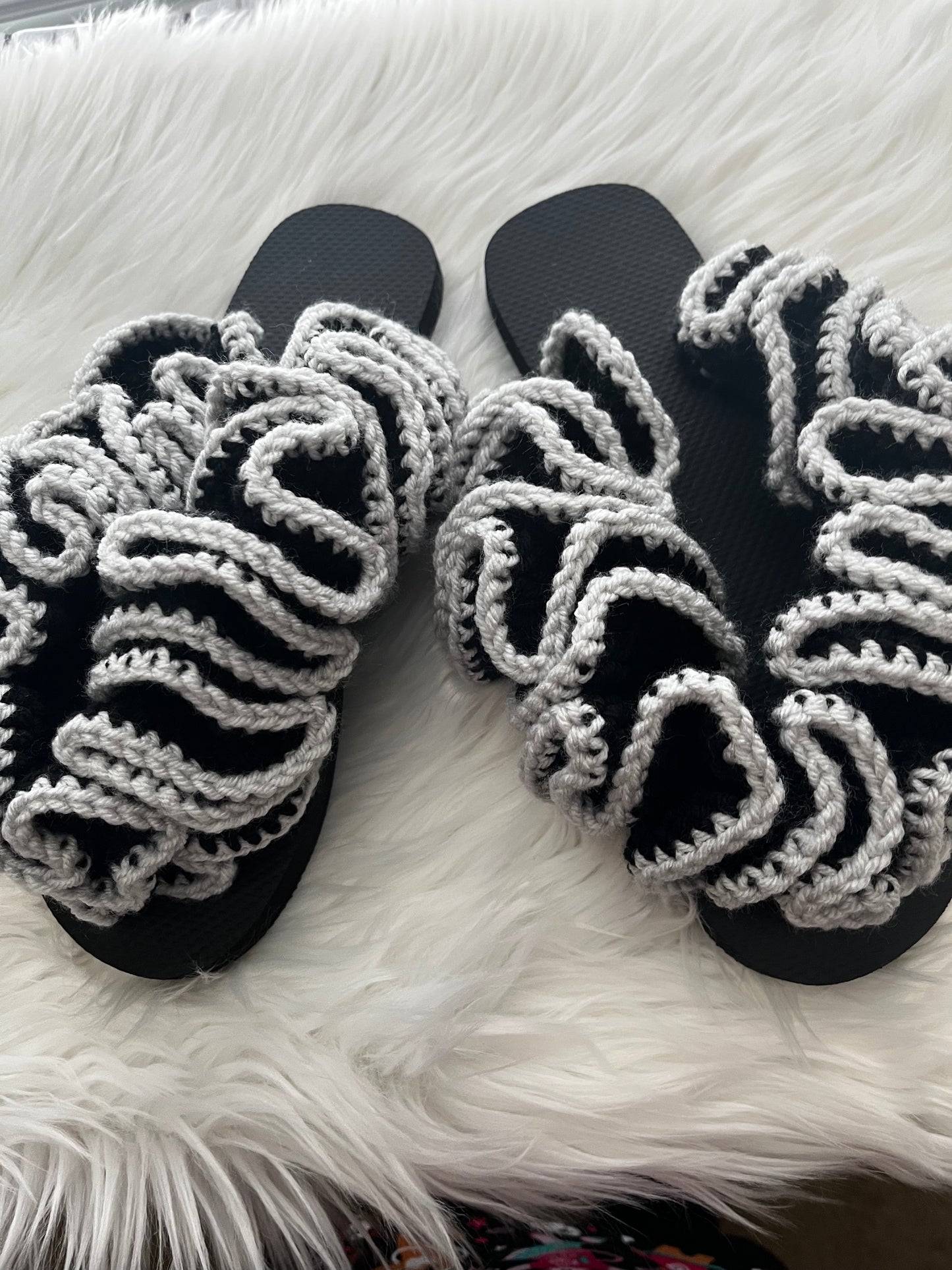 Black with Light Grey extreme Ruffle